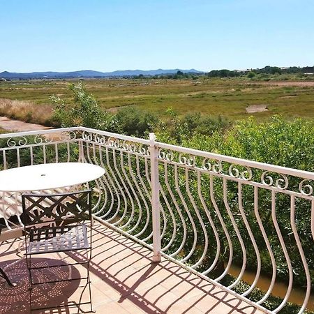 Studio 2 Personnes Vue Marais Salant Parking Et Terrasse Proche Commodite Hyères Buitenkant foto